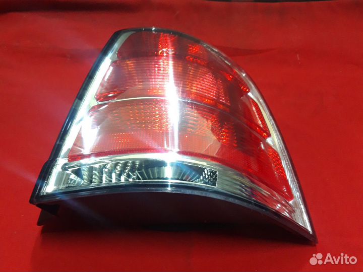 Фонарь задний правый Опель Зафира B