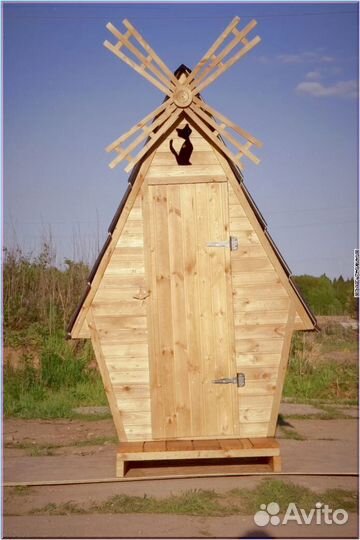 Уличный туалет с декором HXN