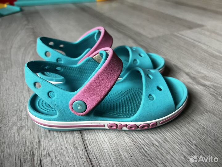 Сандали Crocs для девочки