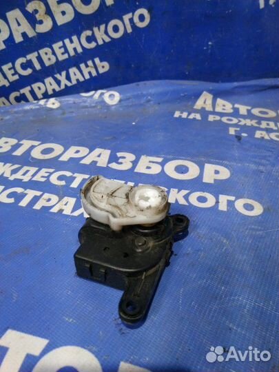 Моторчик заслонок отопителя Ваз Лада Гранта седан