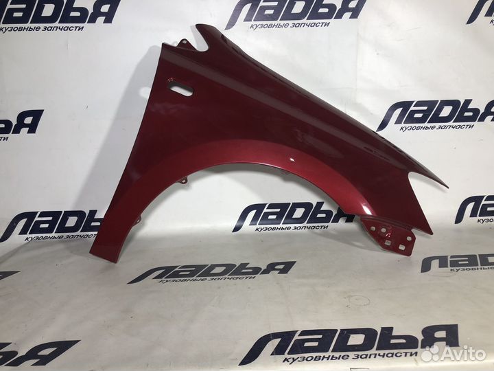 Крыло VW Polo правое Красный ruby RED V9/ LA3Q