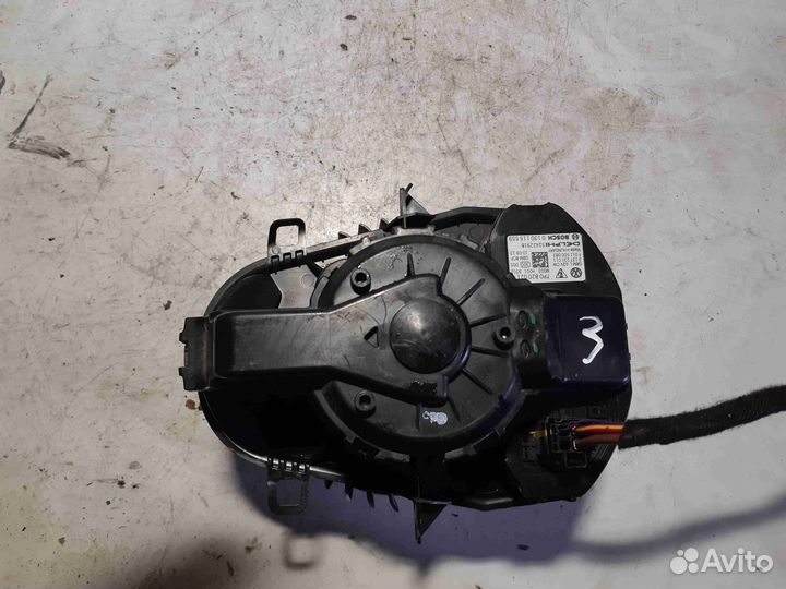 Моторчик печки на Volkswagen Touareg 2010 7p082002