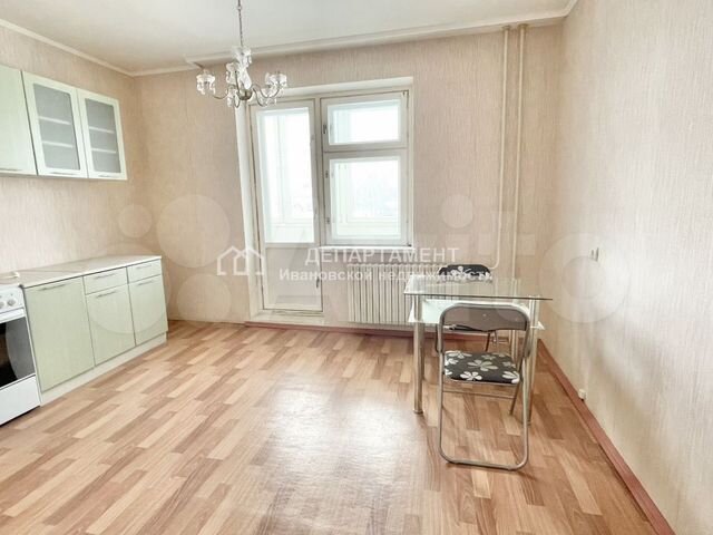 3-к. квартира, 102 м², 2/10 эт.