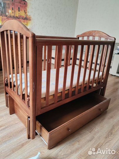 Детская кроватка