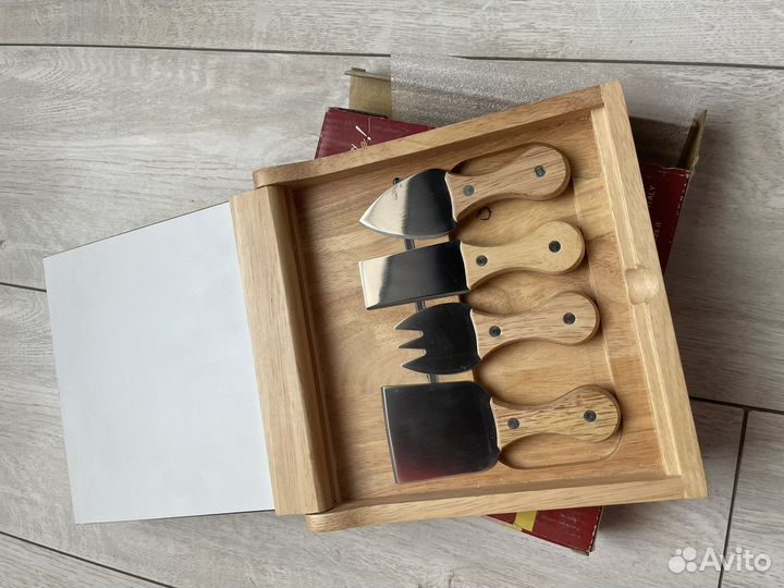 Доска для сыра с ножами