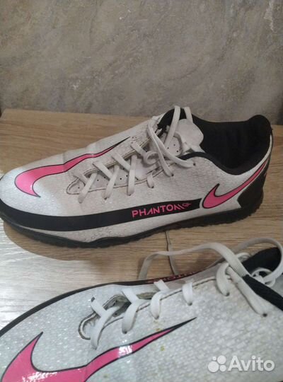 Футзалки сороконожки Nike phantom