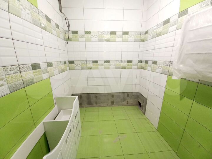 2-к. квартира, 80,2 м², 1/10 эт.