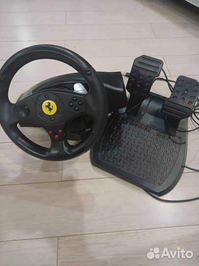Игровой руль с педалями