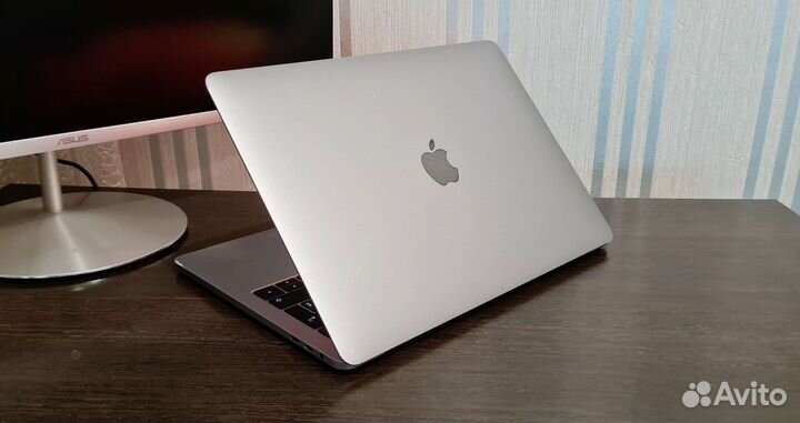 MacBook Pro 13 2017 Touch Bar, 8/512