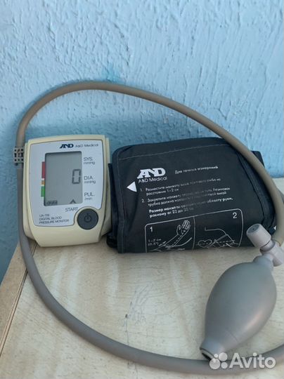 Аппарат для измереня давления мед Япониия