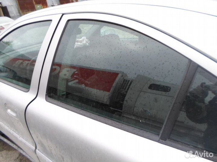 Стекло заднее левое Volvo S60