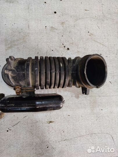 Патрубок воздухозаборника mitsubishi lancer 7