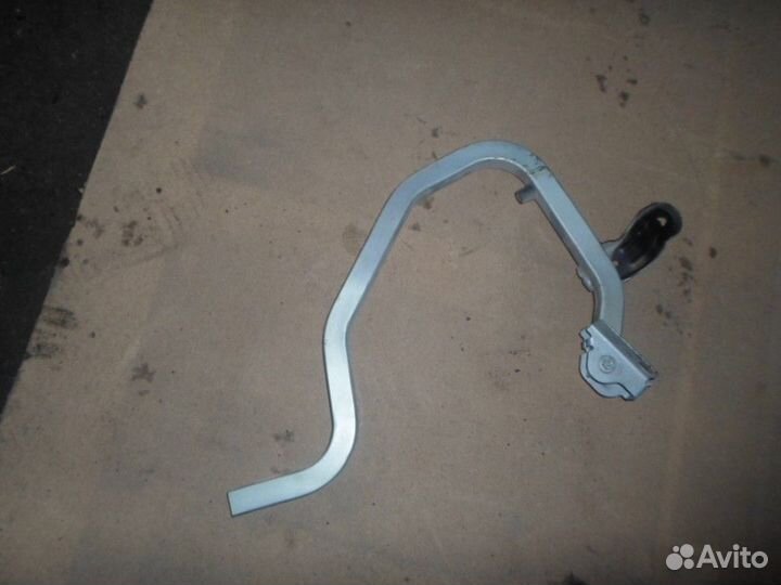 Петля крышки багажника правая Renault Logan 2005-2