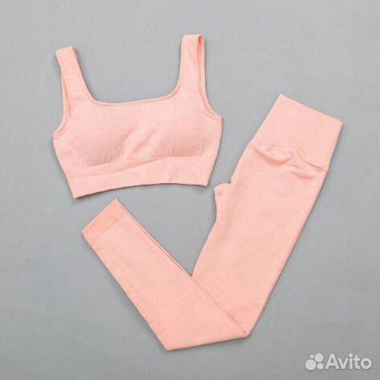 Костюм для фитнеса (несколько)