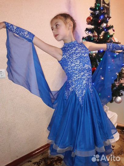 Нарядное платье