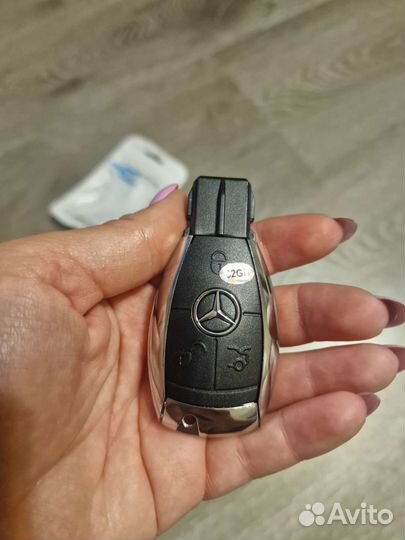 Usb флешка в виде ключа Mercedes