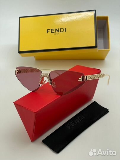 Солнцезащитные очки Fendi