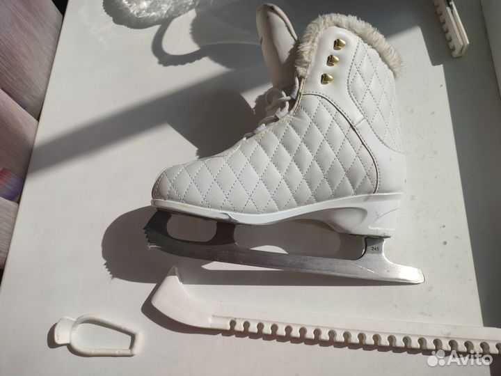 Коньки фигурные женские 39 размер
