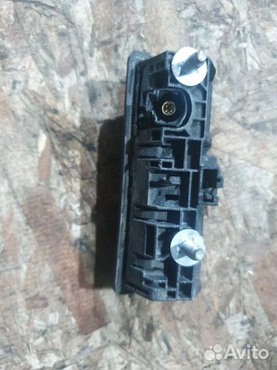 Кнопка открывания багажника Volkswagen Touareg NF