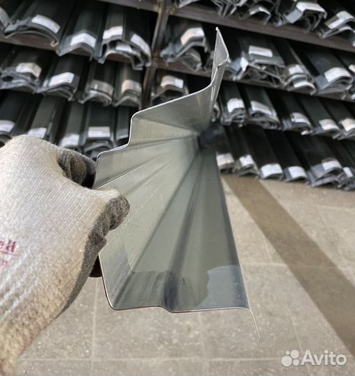 Порог верхний левый Infiniti QX56 (QX80)(1мм)