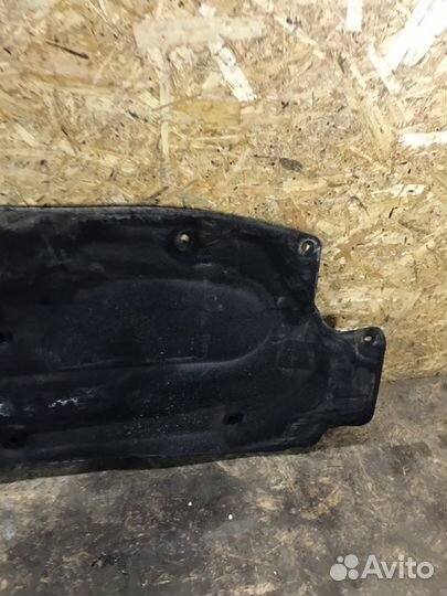 Шумоизоляция капота Renault Logan