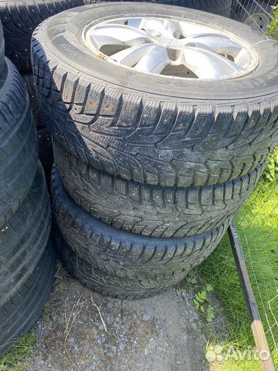 Зимняя резина на дисках 215/65/16