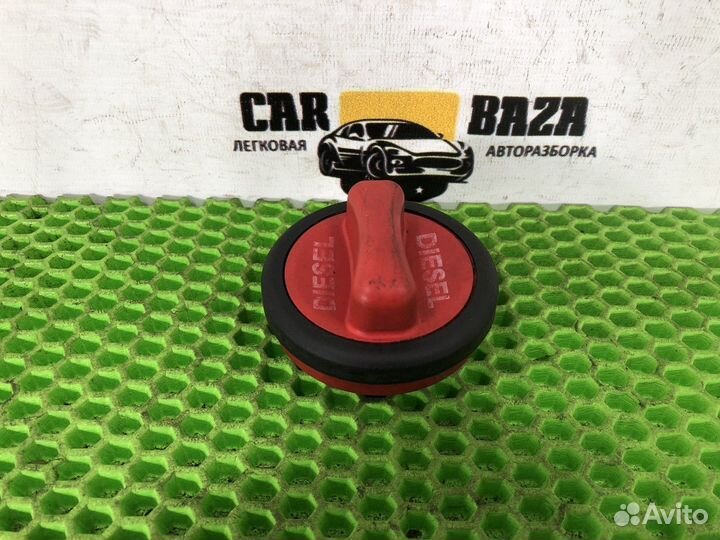 Крышка заливной горловины топливного бака