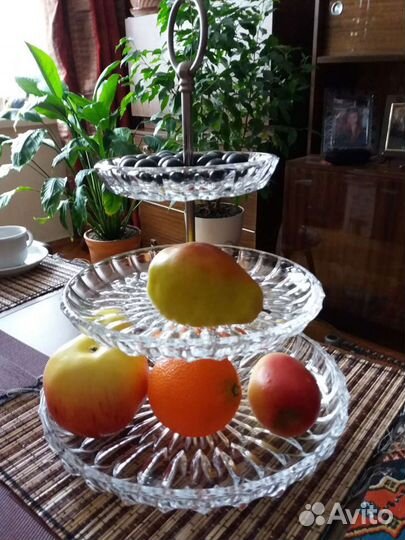 Хрустальные блюдо,3-х ярусная фруктовница.Салатник