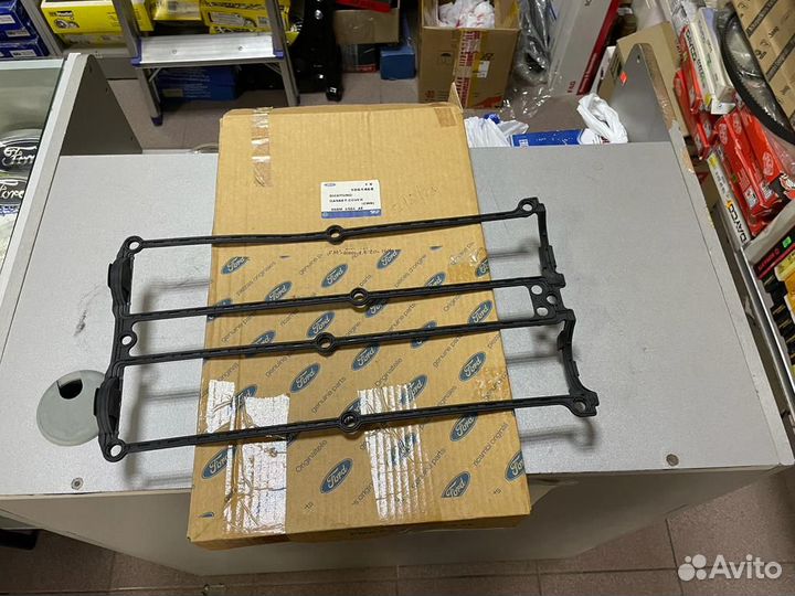 Прокладка клапанной крышки Ford 1 061 468