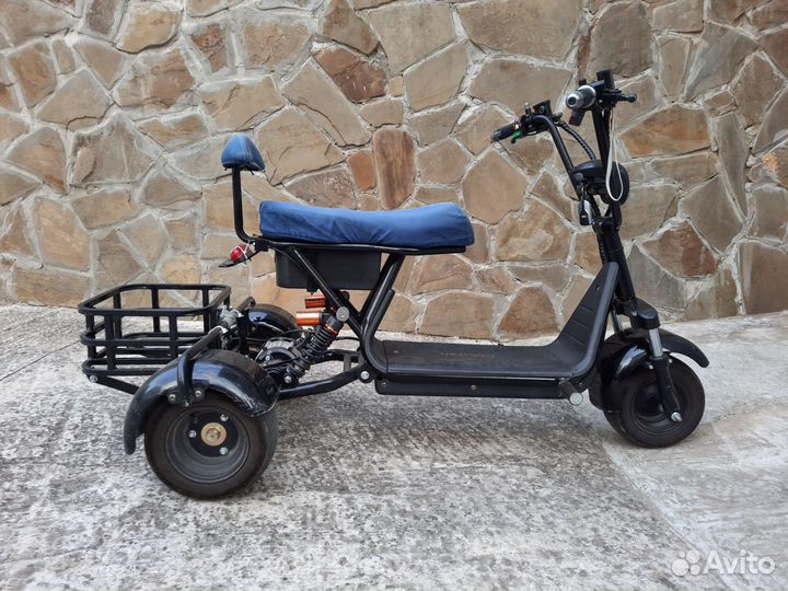 Электроскутер трицикл
