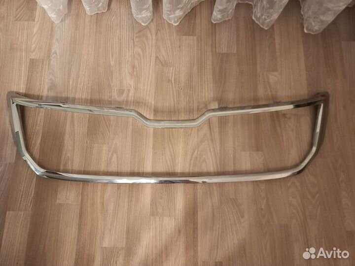 Молдинг решетки радиатора