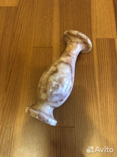 Ваза из оникса розовая