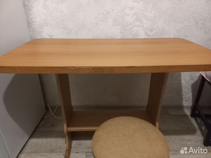 Кухонный стол и стул