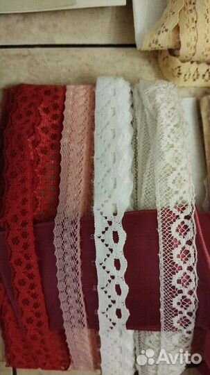 Тесьма, бахрома, кружево, ленты атласные