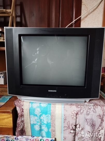 Телевизор samsung