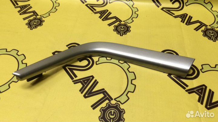 Накладка на торпедо декоративная левая Subaru