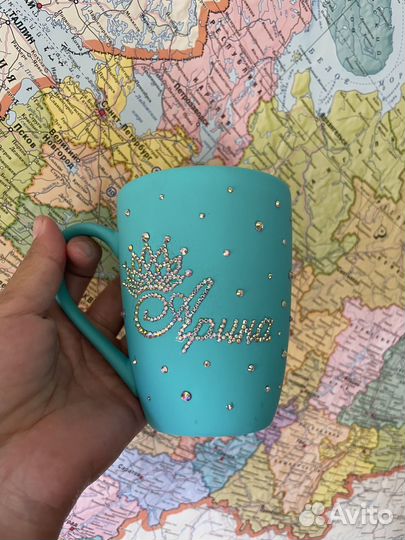 Инкрустация стразами на кружке