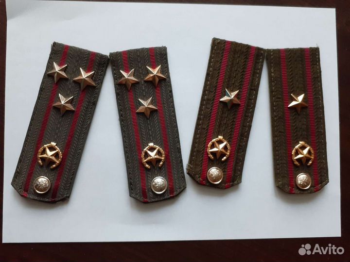 Рубашки, погоны, кокарды, шевроны