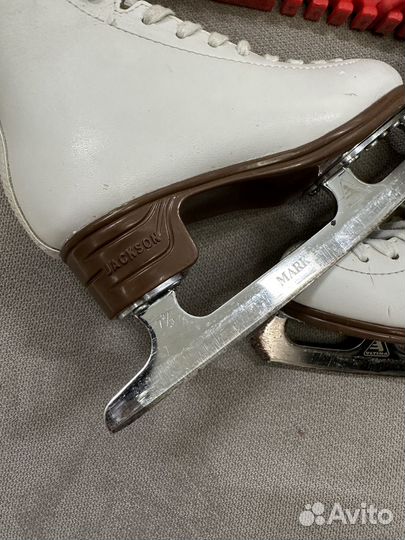 Проффесиональные фигурные коньки Jackson