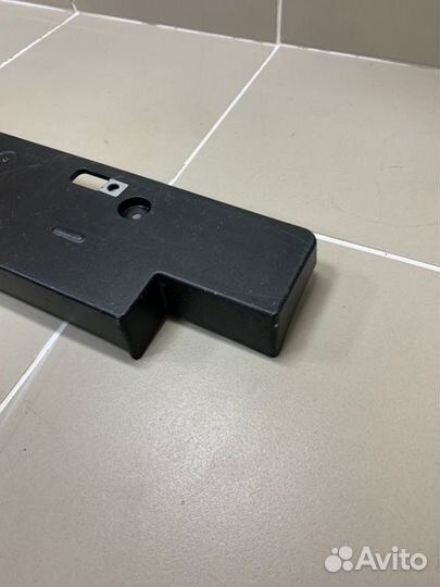 Площадка номерного знака Toyota Land Cruiser 200