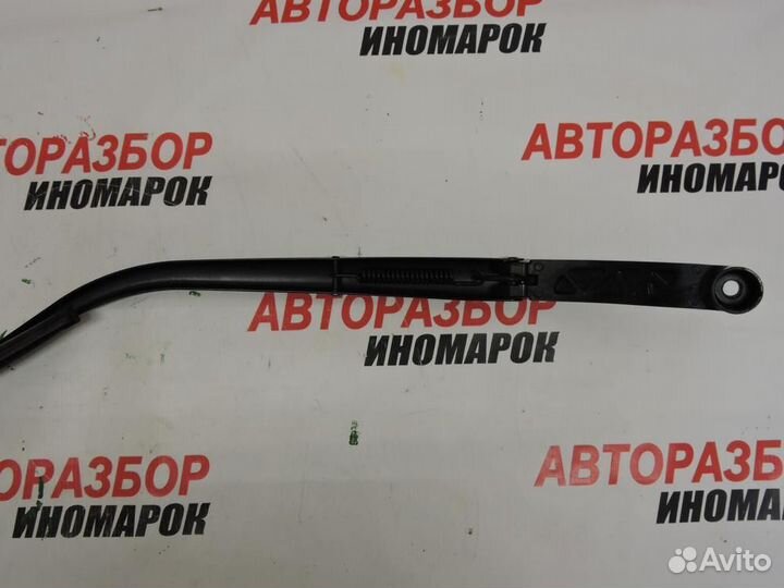 Поводок стеклоочистителя передний правый Mazda Maz