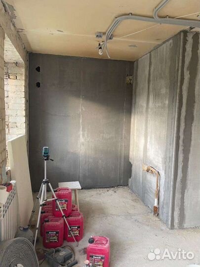 Штукатурка и шпатлёвка стен,стяжка, электрика