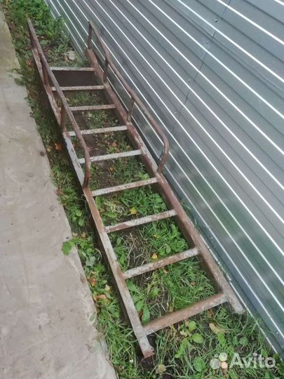 Продам лестницу(трап) В гараж подвал