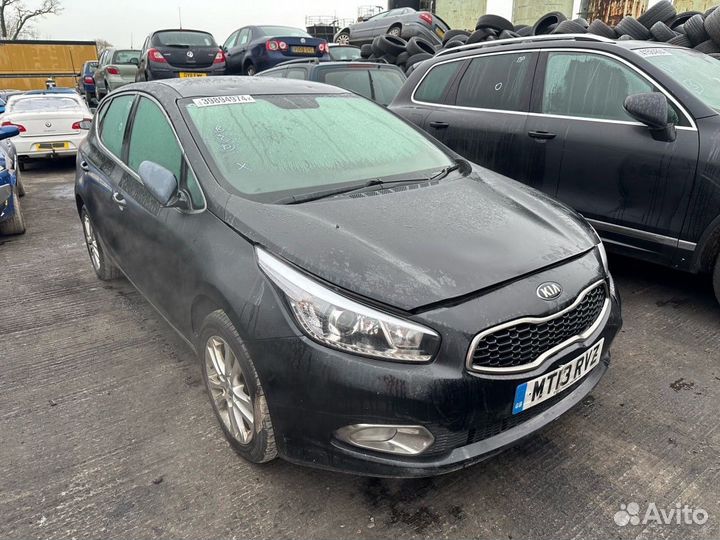 В разборе Kia Ceed GD