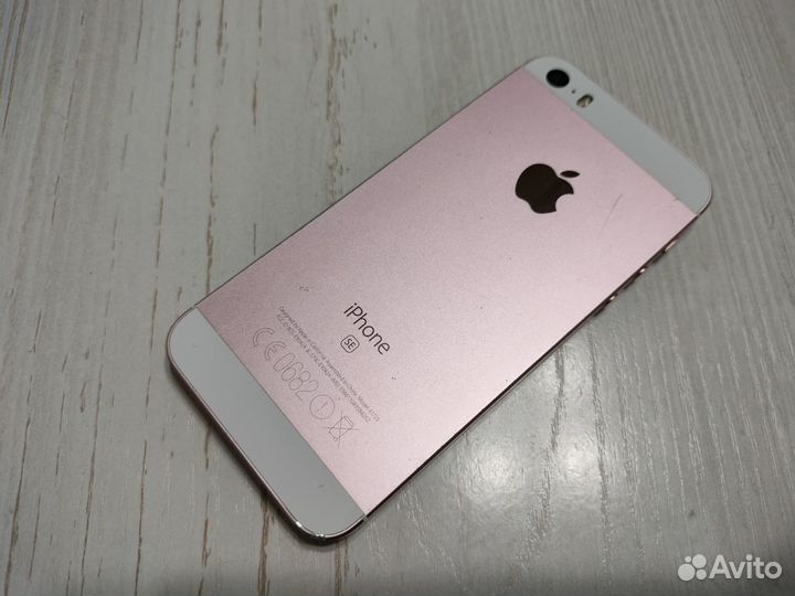 iPhone SE, 32 ГБ
