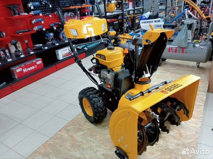 Бензиновая снегоуборочная машина SBL 711D PRO