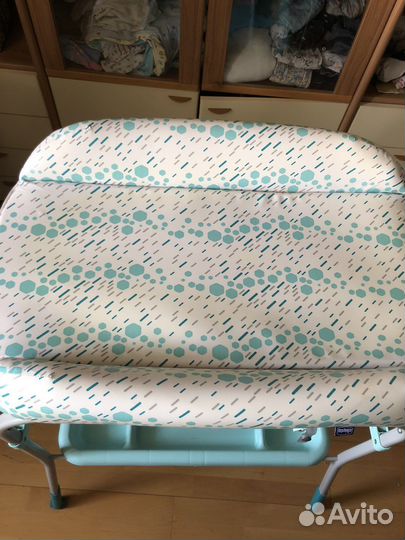 Пеленальный столик с ванночкой chicco