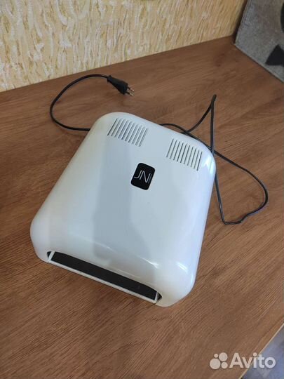 Лампа для ногтей