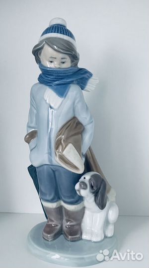 LLadro фарфоровая статуэтка Мальчик с собакой