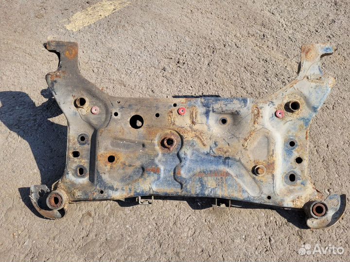 Подрамник передний на Ford Focus 3